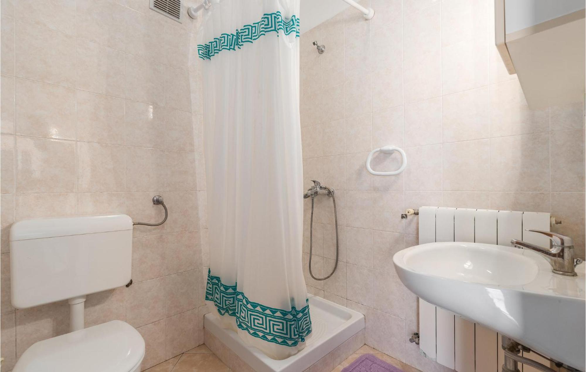 Beautiful Home In Visnjan With Wifi Εξωτερικό φωτογραφία