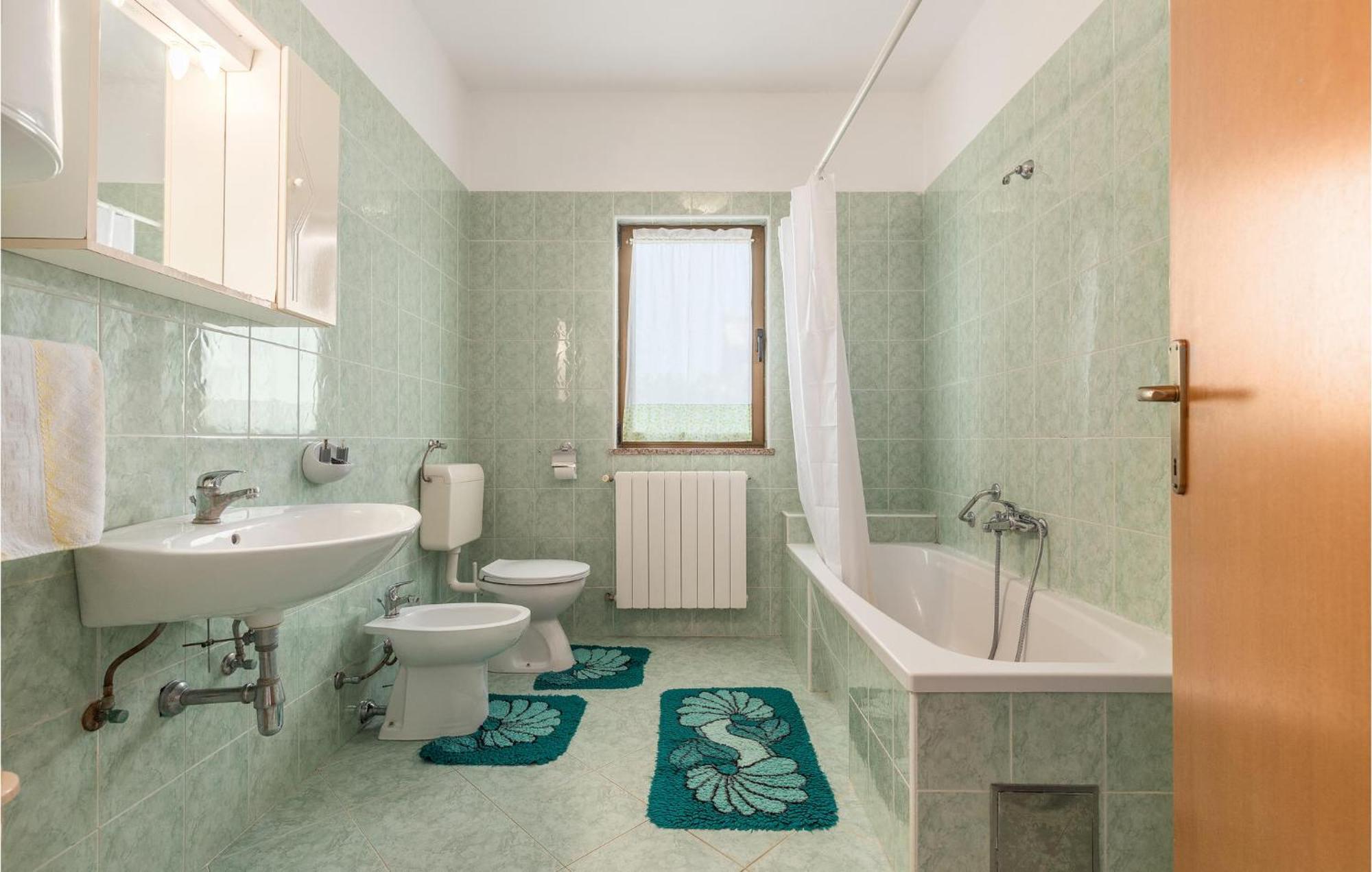 Beautiful Home In Visnjan With Wifi Εξωτερικό φωτογραφία